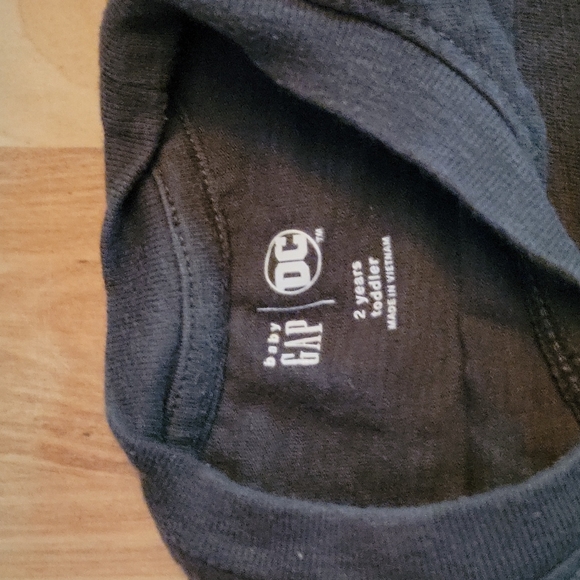 Gap toddler size 2 batman tshirt - Picture 3 of 5